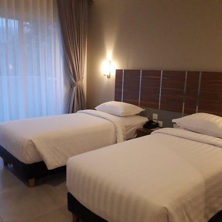 Bess Resort & Waterpark Hotel And Convention มะลัง ภายนอก รูปภาพ