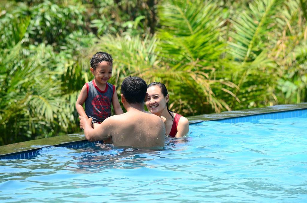 Bess Resort & Waterpark Hotel And Convention มะลัง ภายนอก รูปภาพ