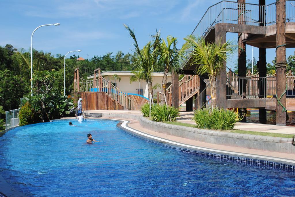 Bess Resort & Waterpark Hotel And Convention มะลัง ภายนอก รูปภาพ