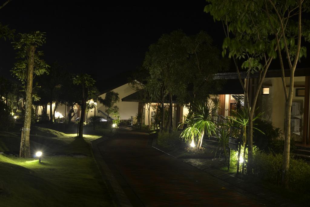 Bess Resort & Waterpark Hotel And Convention มะลัง ภายนอก รูปภาพ