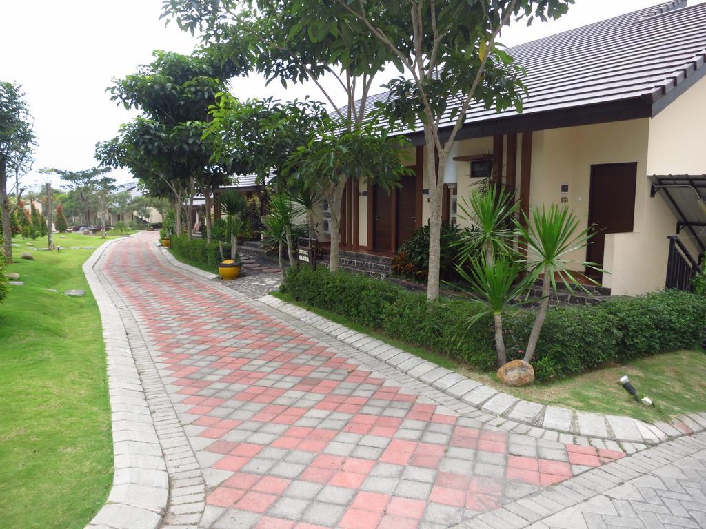 Bess Resort & Waterpark Hotel And Convention มะลัง ภายนอก รูปภาพ