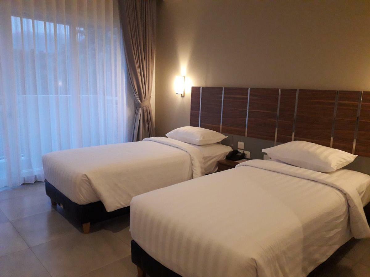 Bess Resort & Waterpark Hotel And Convention มะลัง ภายนอก รูปภาพ
